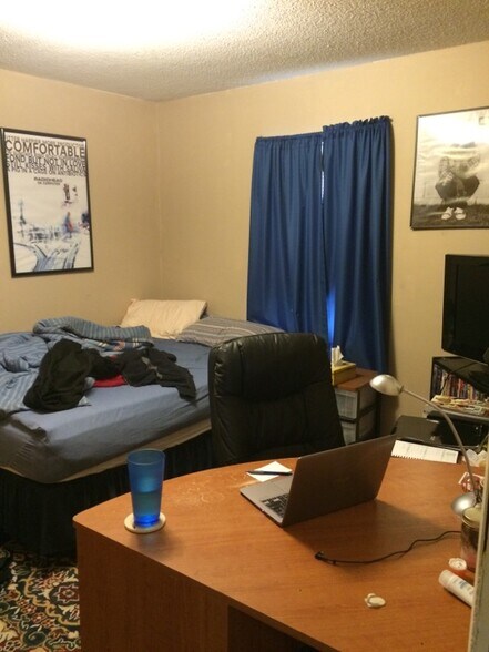 Second bedroom - 229 E King St