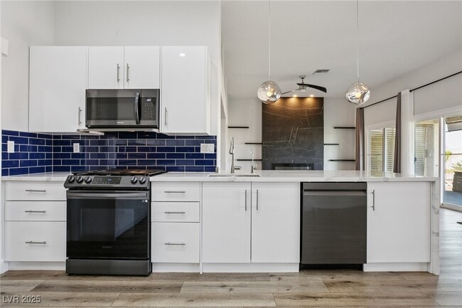 Building Photo - 2504 Youngdale Dr