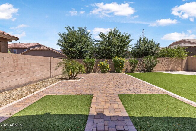 Building Photo - 3263 S Miller Dr
