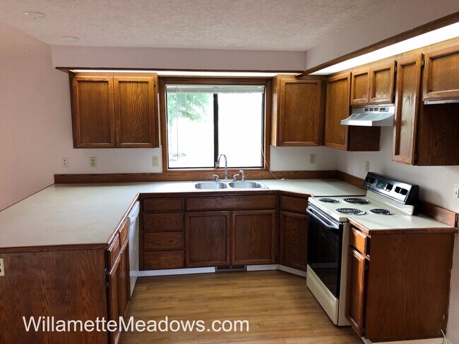 Building Photo - A Wonderfully Remodeled and Completely Updated 3 Bedroom, 2 Bath House with Geer Community Park i...