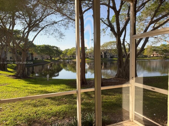 Building Photo - 631 Cypress Lake Blvd