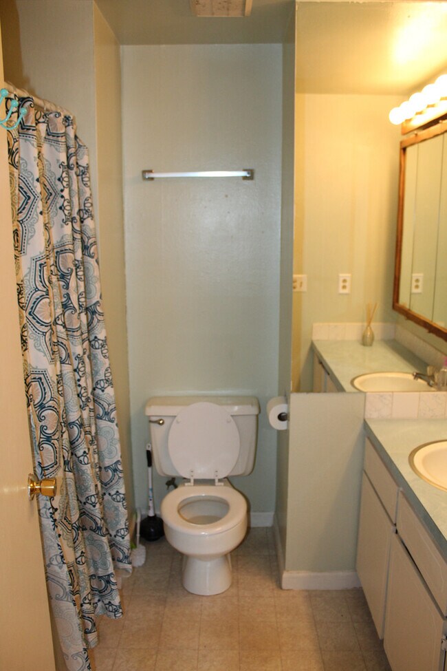 Building Photo - 4615 Maplewood Ct