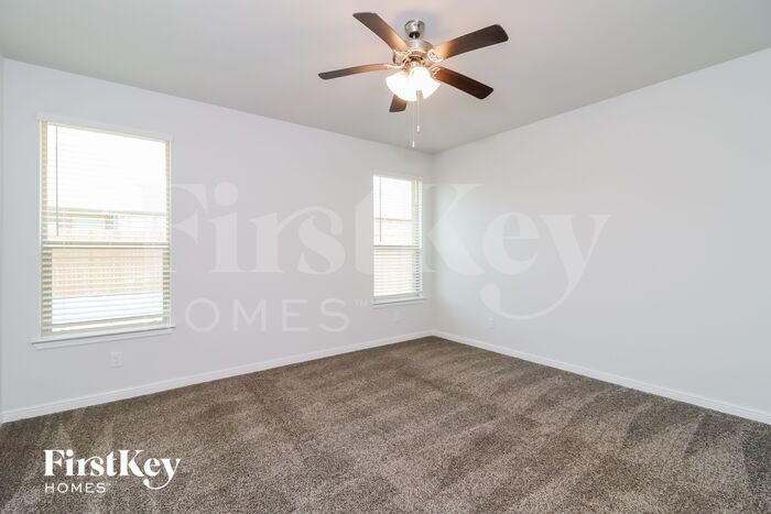Building Photo - 131 Wagon Mound Dr