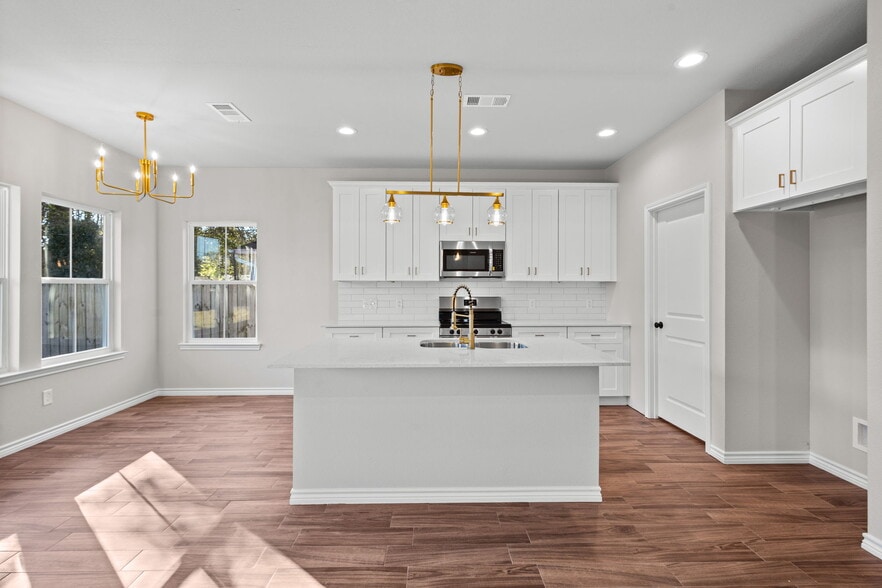 Building Photo - 195 Teal Dr