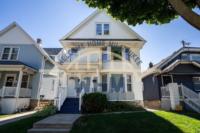 Building Photo - 1580 S 72nd St