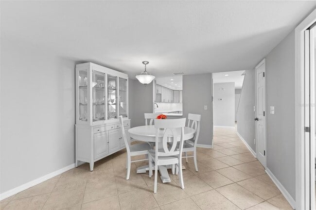 Building Photo - 3010 W Grovewood Ct