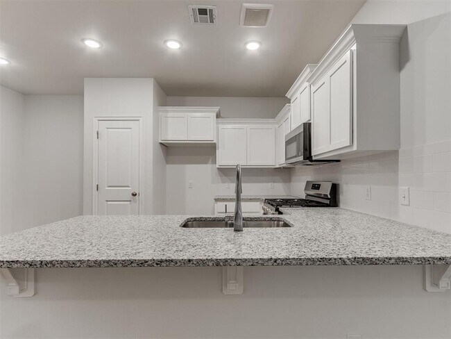 Building Photo - 11604 Mackenzie Wy