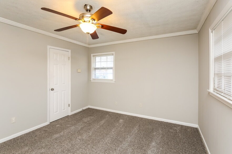 Building Photo - 5253 Corinth Dr SW