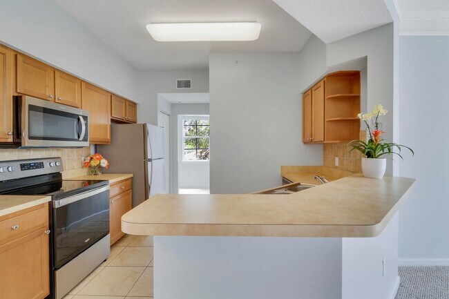 Building Photo - 4302 Myrtlewood Cir W