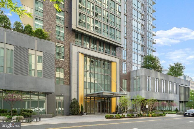 Building Photo - 7887 Jones Branch Dr