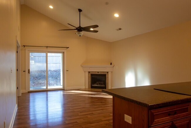 Building Photo - Townhouse right in Black Mountain available March 25th.