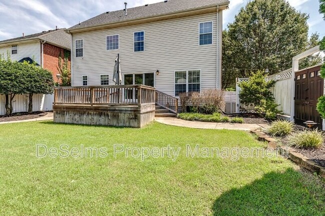 Building Photo - 701 Brent Glen Pl