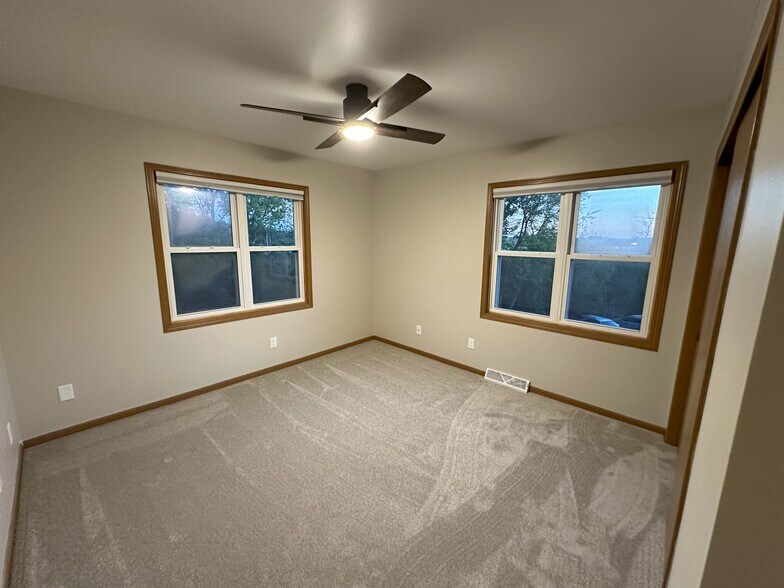 Building Photo - 2046 Cliff Alex Ct S