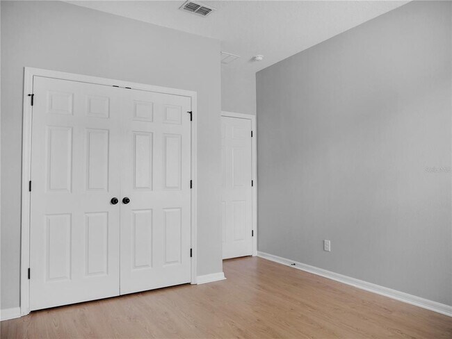 Building Photo - 15002 Ozzi St
