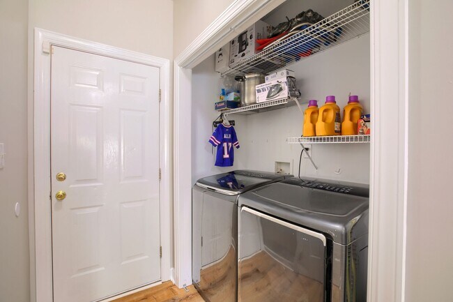 Building Photo - Call Sabrina Thomas at 757-767-0767 for more information