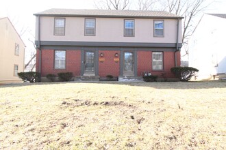 Building Photo - February FREE On This 2 Bedroom 1 Bath Duplex In The Waldo Area