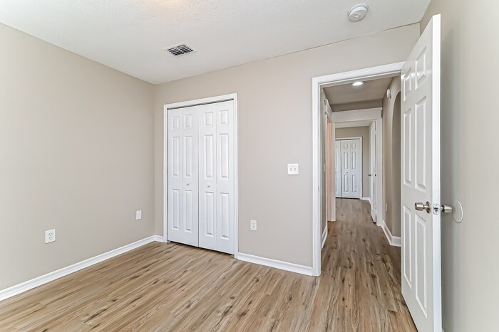 Building Photo - 814 Mountbatten Ln