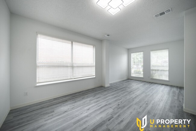 Building Photo - Stylish 3-Bedroom Home in Flower Mound