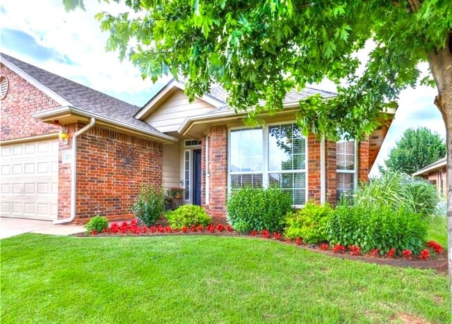 Primary Photo - Gated 3 Bed 2 Bath 2 Car home of The Villa...