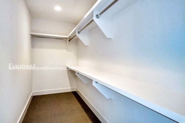 Building Photo - 1804 Cahal Ave