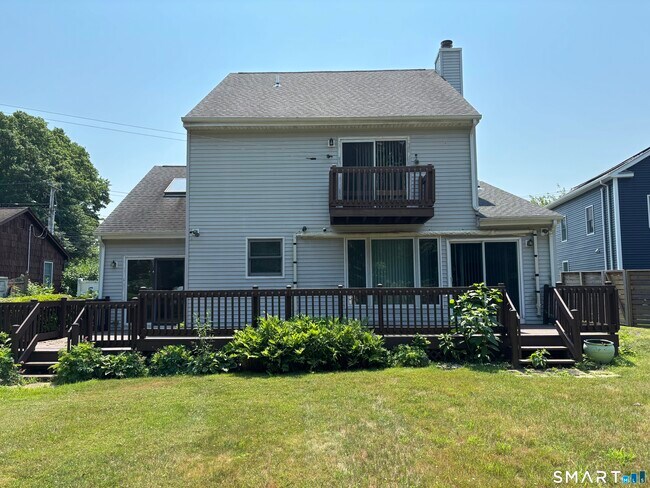 Building Photo - 175 Meadows End Rd