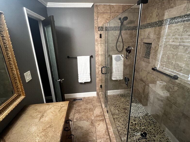 Building Photo - 3024 Whispering Pines Cir