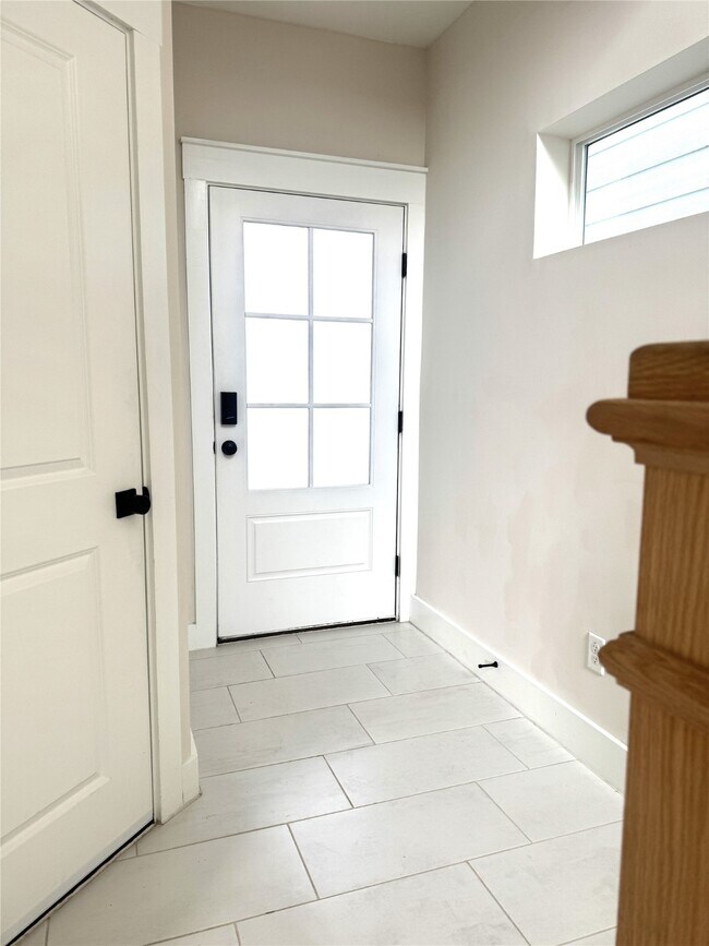 Building Photo - 5338 Donovan Gdns Ln