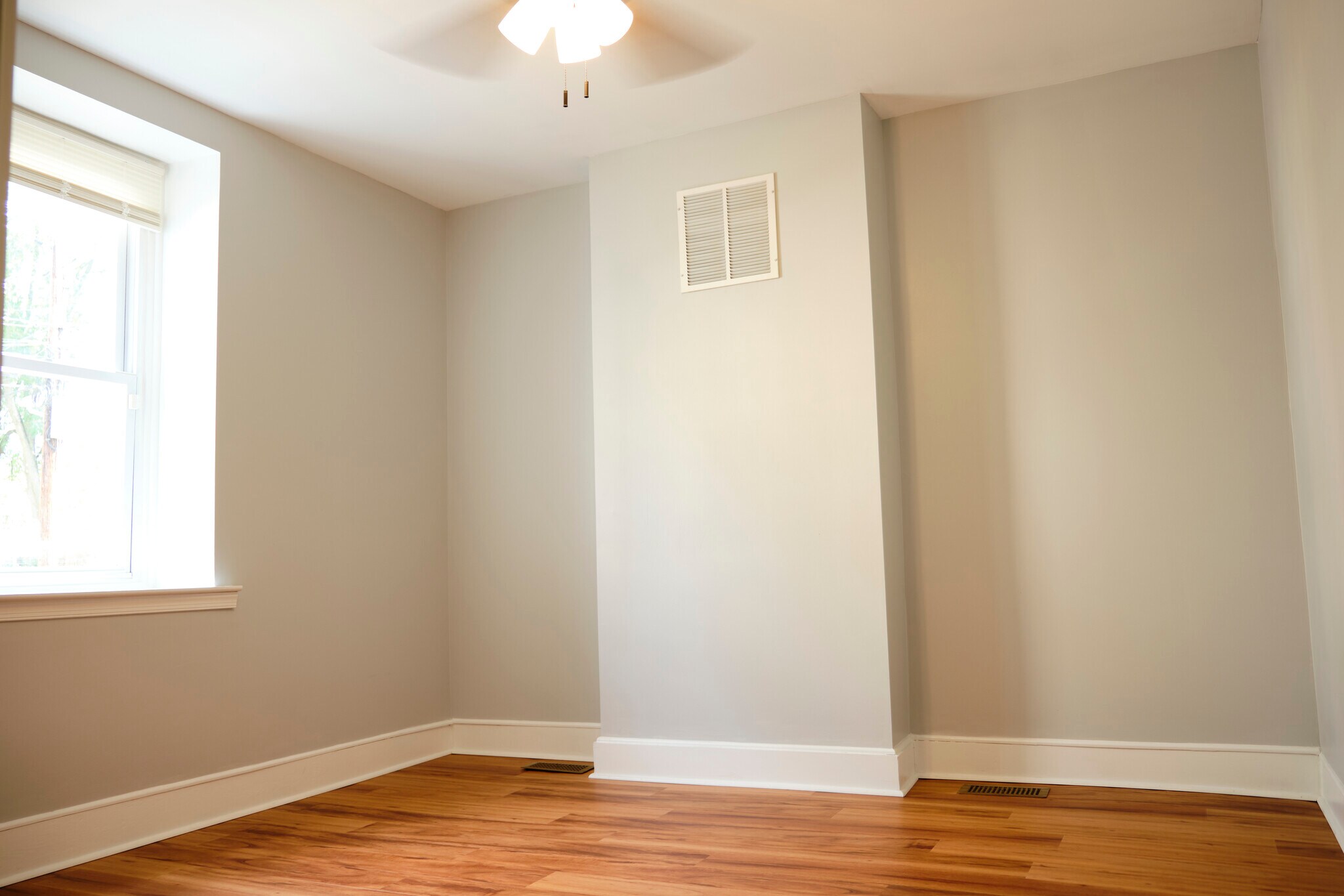 Living Room with 2 windows - 201 Locust St