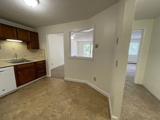 Building Photo - 379 Huse Rd