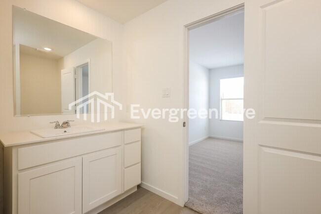 Building Photo - 3705 Los Cabos Dr