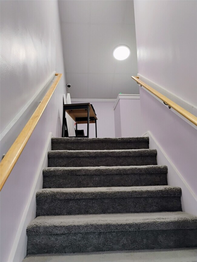 Building Photo - 9788 Clarewood Dr