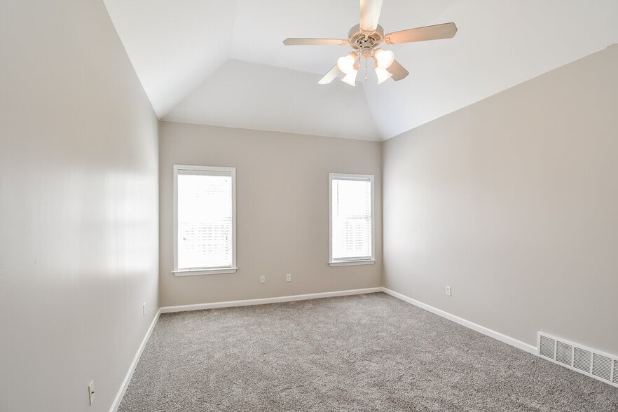 Building Photo - 964 Cully Rd