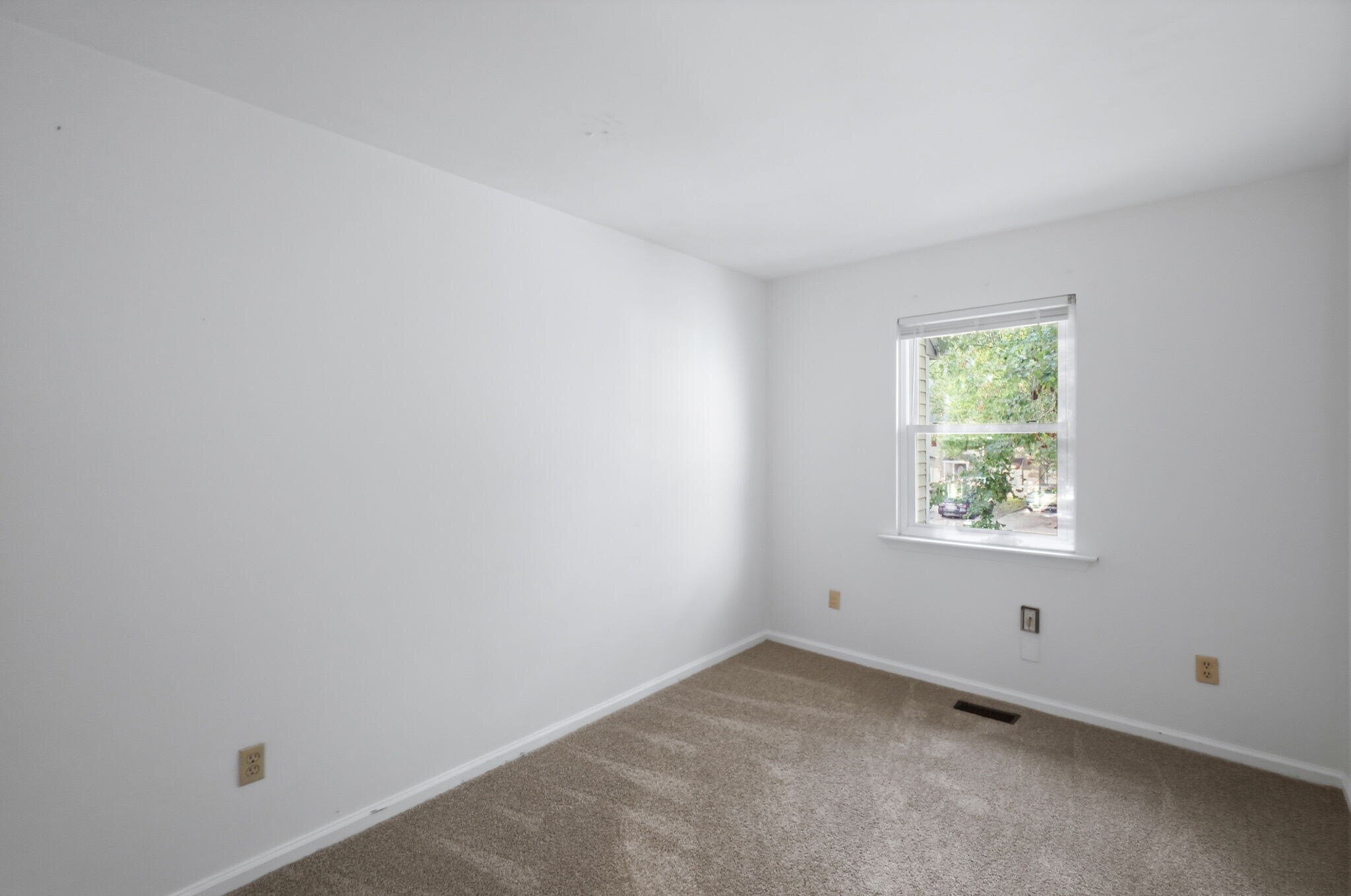 Building Photo - 5208 Richard Rd