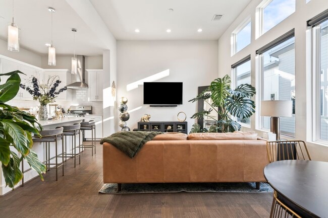 Primary Photo - 2210 Lou Ellen Ln