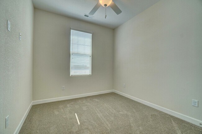 Building Photo - Available 08-05-25! Coastal Luxury Townhom...