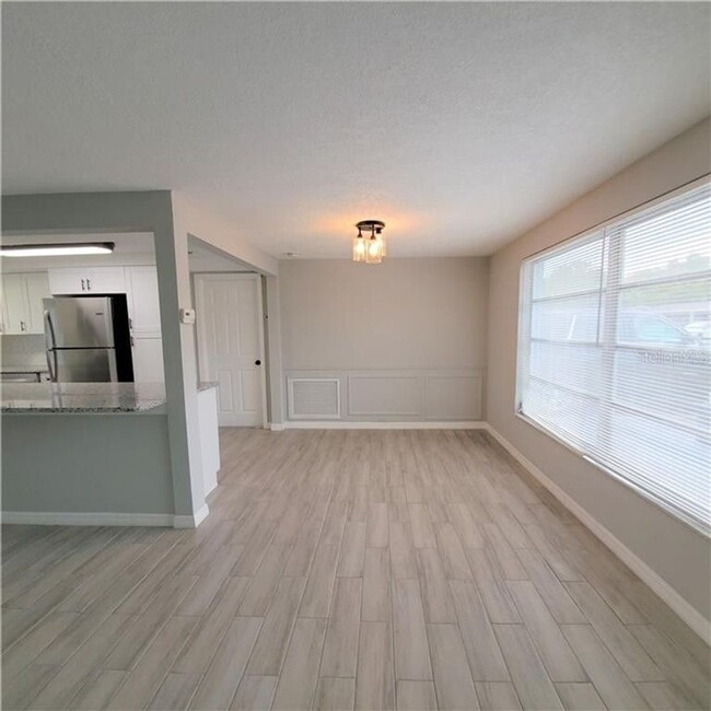 Building Photo - 2 bedroom, 2 bathroom home with a 1 car ga...