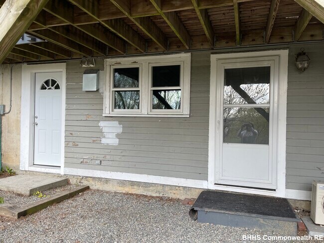 ENTRANCE - 4 Blanchard Rd
