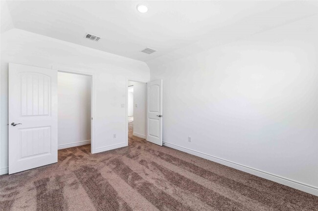 Building Photo - 3710 Highcliffe Dr