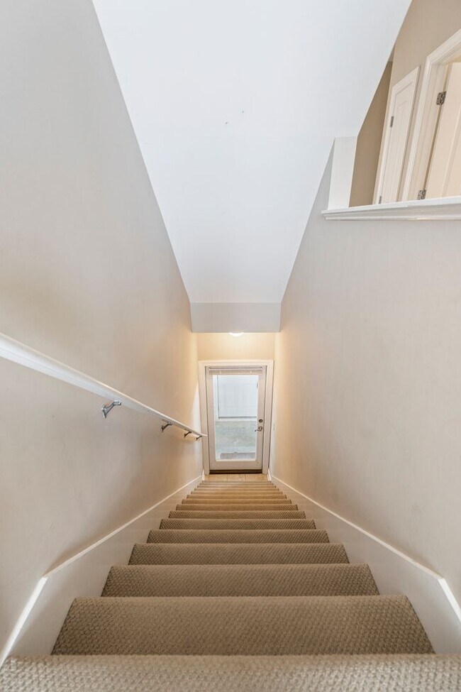 Building Photo - 3 bedroom, 2 1/2 bath unfurnished Townhouse located in Surf City-Ocean views