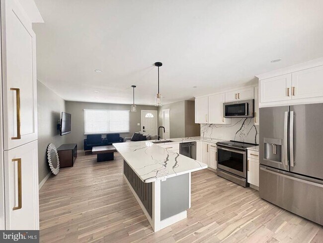 Building Photo - 13223 Hawthorn Ln