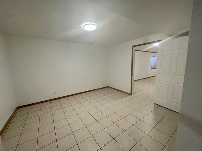 Building Photo - SINGLE FAMILY HOME IN PRAIRIE FALLS (P#94)
