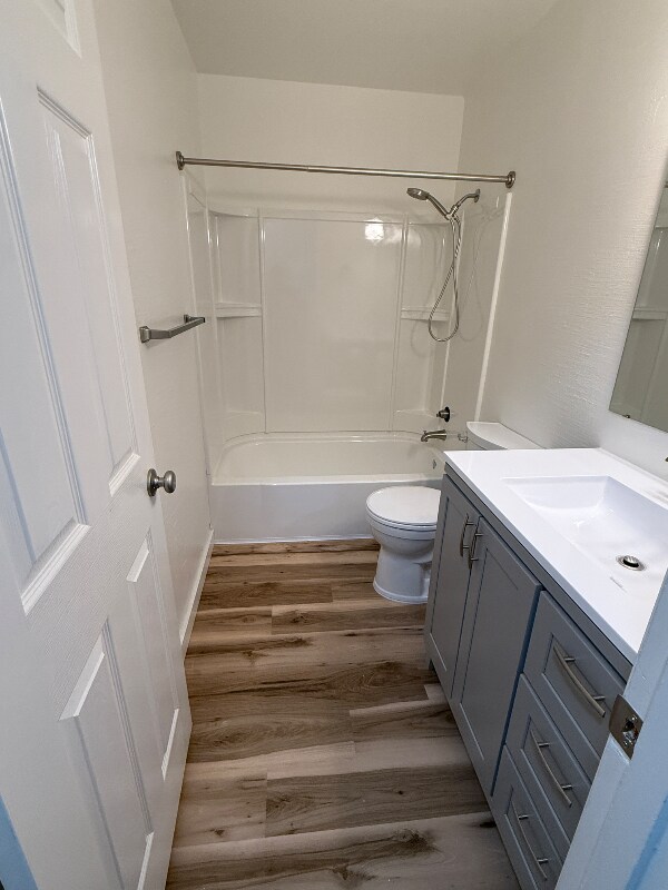 Building Photo - 533 Mumford St