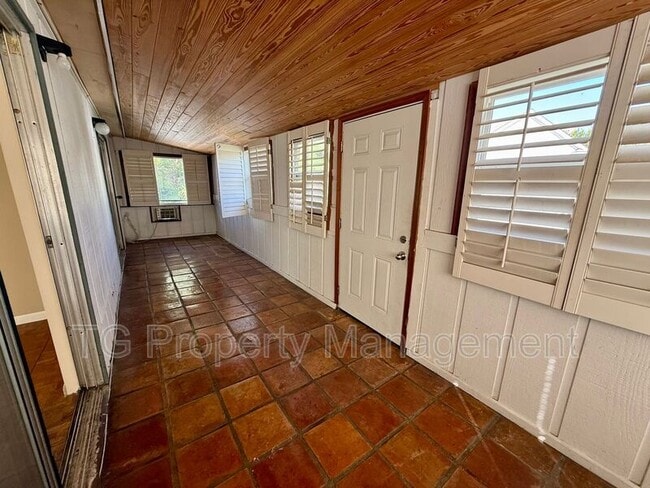 Building Photo - 403 St Augustine Blvd