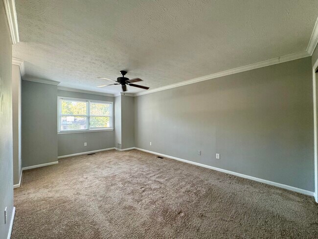 Building Photo - 344 Stonegate Way