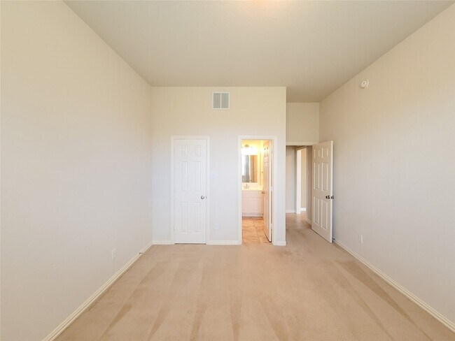 Building Photo - 2886 Tuscania Ln