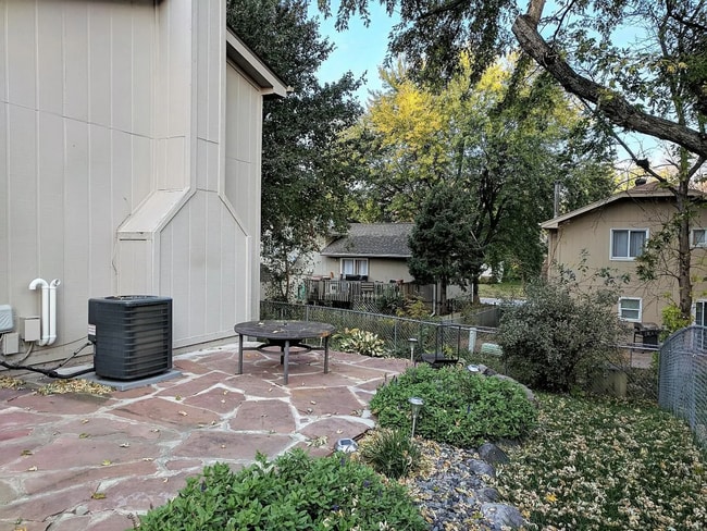 Building Photo - 12724 Grant Cir