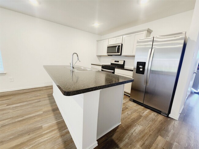Building Photo - 6043 Canyon Dawn Dr