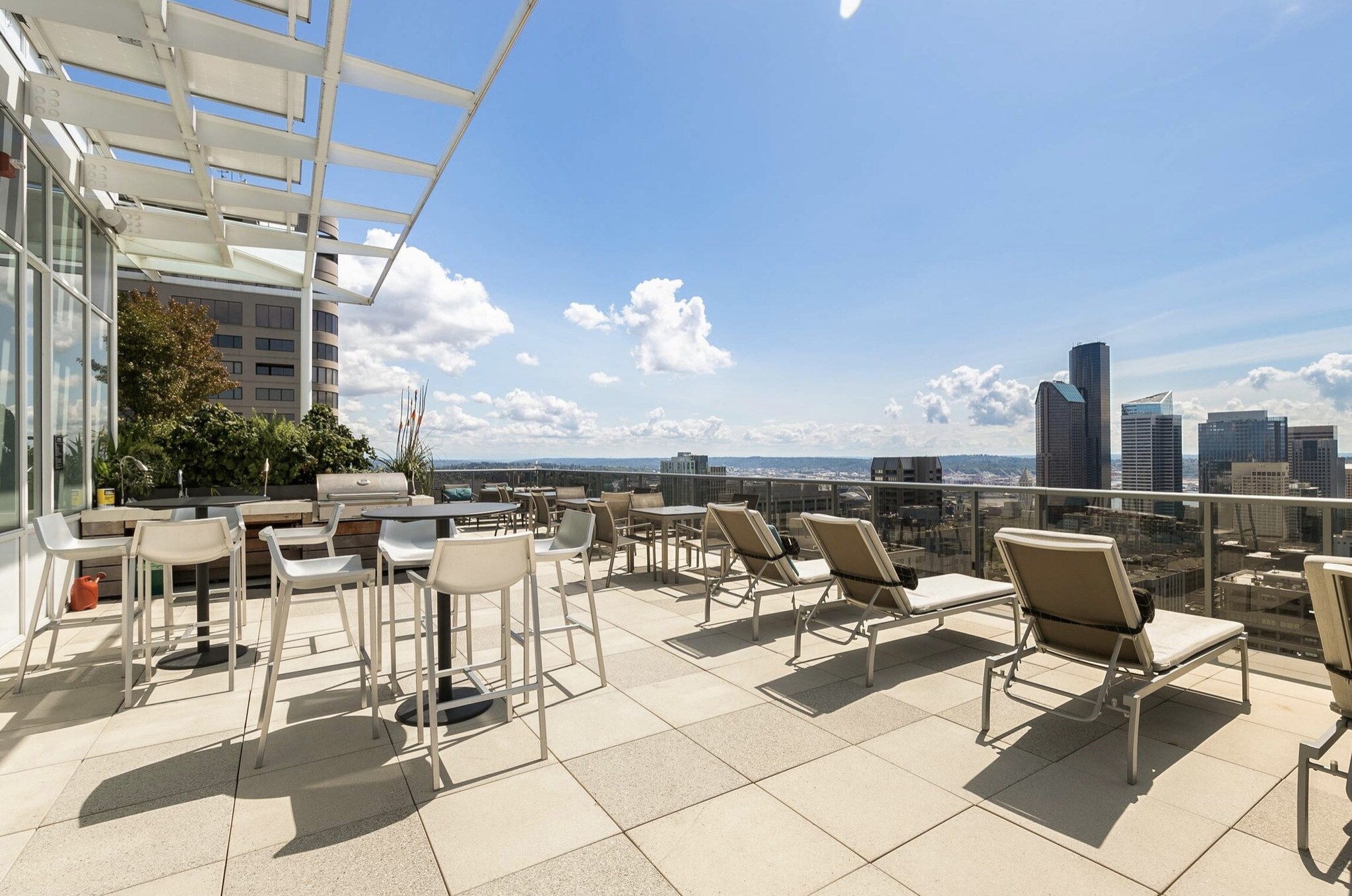 Roofdeck - 1321 Seneca St