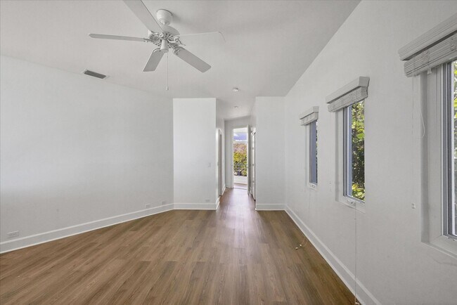 Building Photo - 5801 Gulf of Mexico Dr