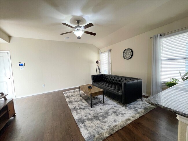 Building Photo - 3650 Sumner Lodge Dr